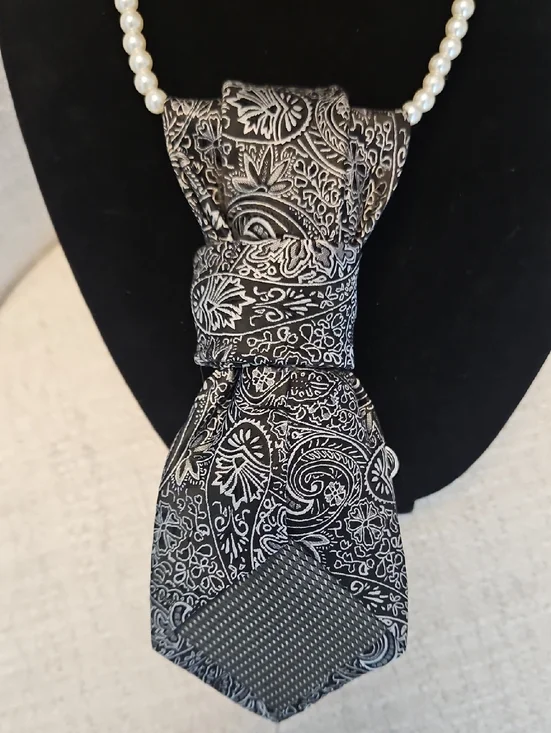 Black & Silver Necktie Necklace w/ Rhinestones & Pearl Accents & a Butterfly Pin - Picture 7 of 8